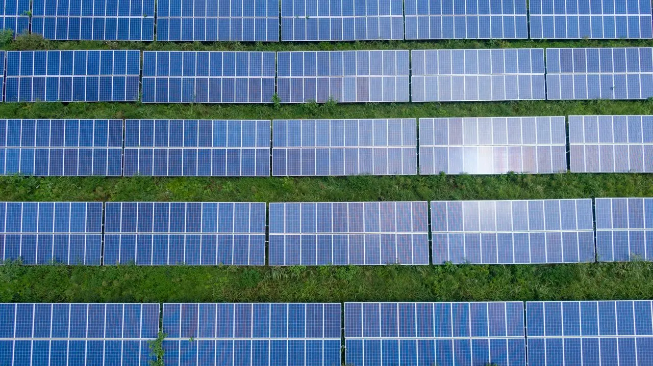 Commercial Solar Panels: ROI Guide for East Anglia Businesses