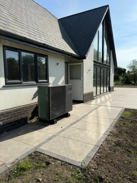 10kW Heat Pump + Underfloor Heating
